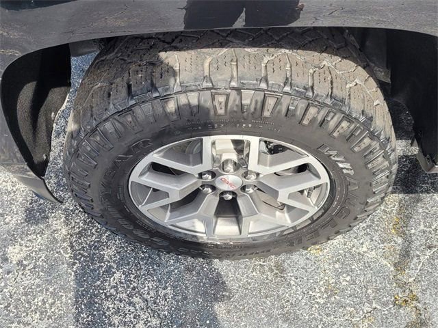 Used 2021 GMC Canyon AT4 image 3