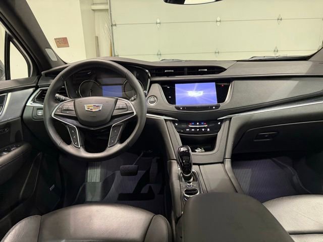Used 2025 Cadillac XT5 Premium Luxury AWD/4WD image 11
