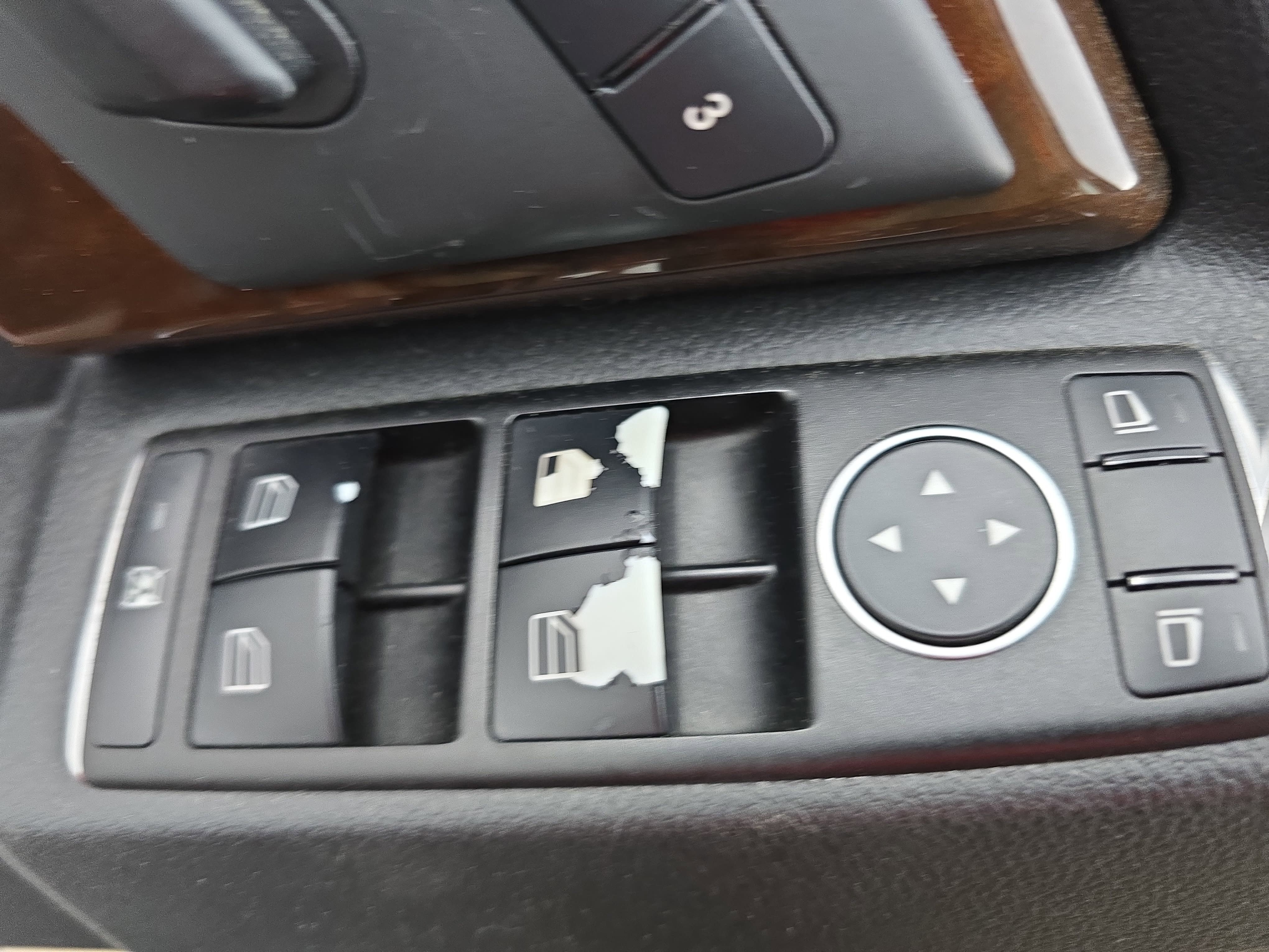Used 2011 Mercedes-Benz GLK 350 2WD image 28