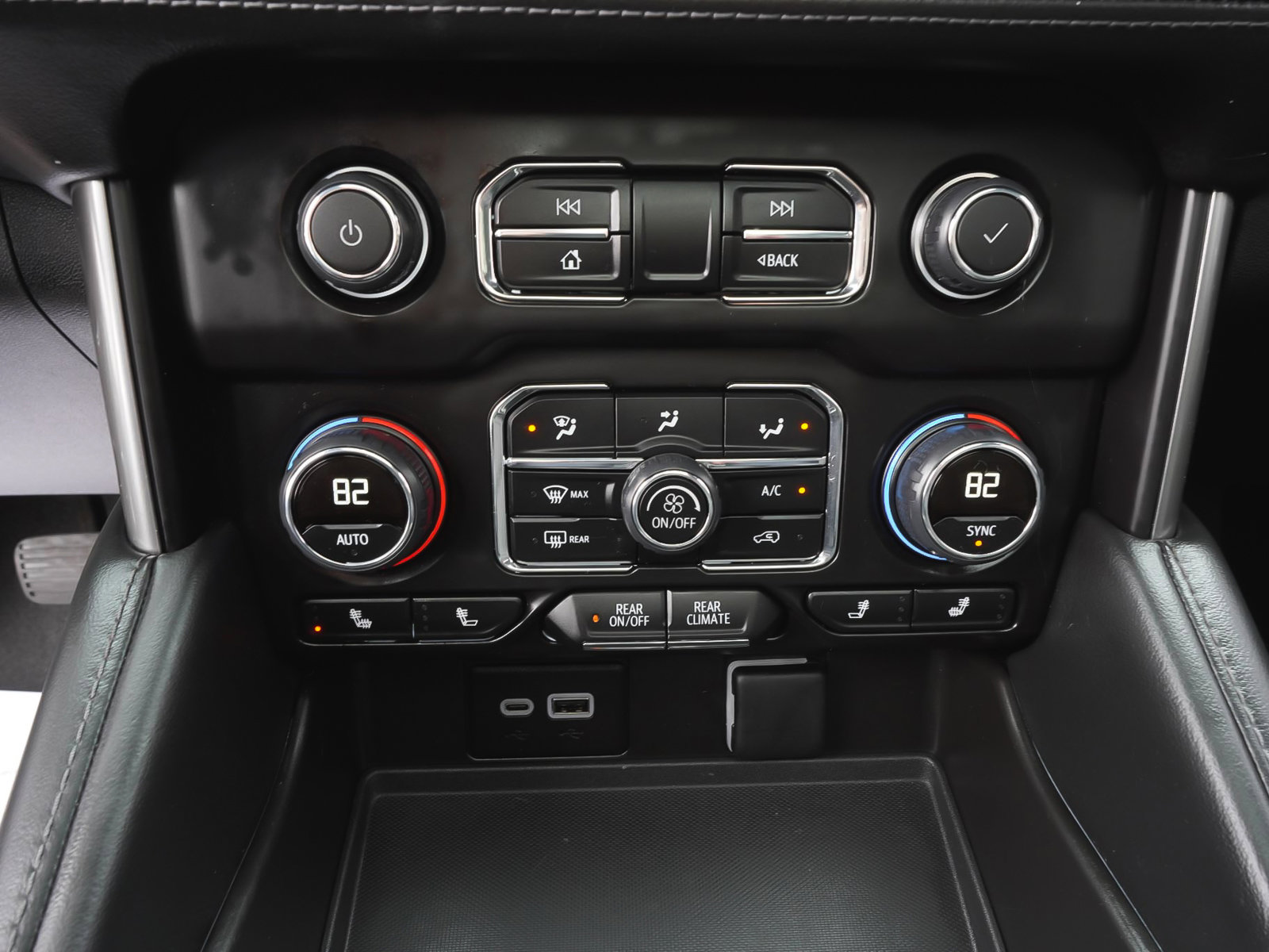 Used 2024 Chevrolet Tahoe LT w/ LT Signature Plus Package image 27