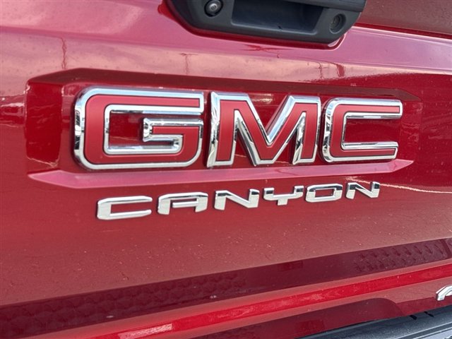 Certified 2023 GMC Canyon AT4 w/ AT4 Premium Package AWD/4WD image 33