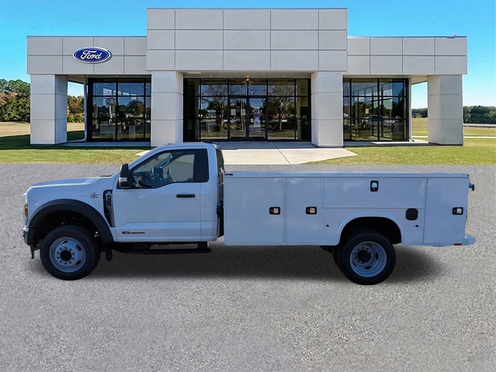 New 2025 Ford F450 XL w/ XL Chrome Package image 7