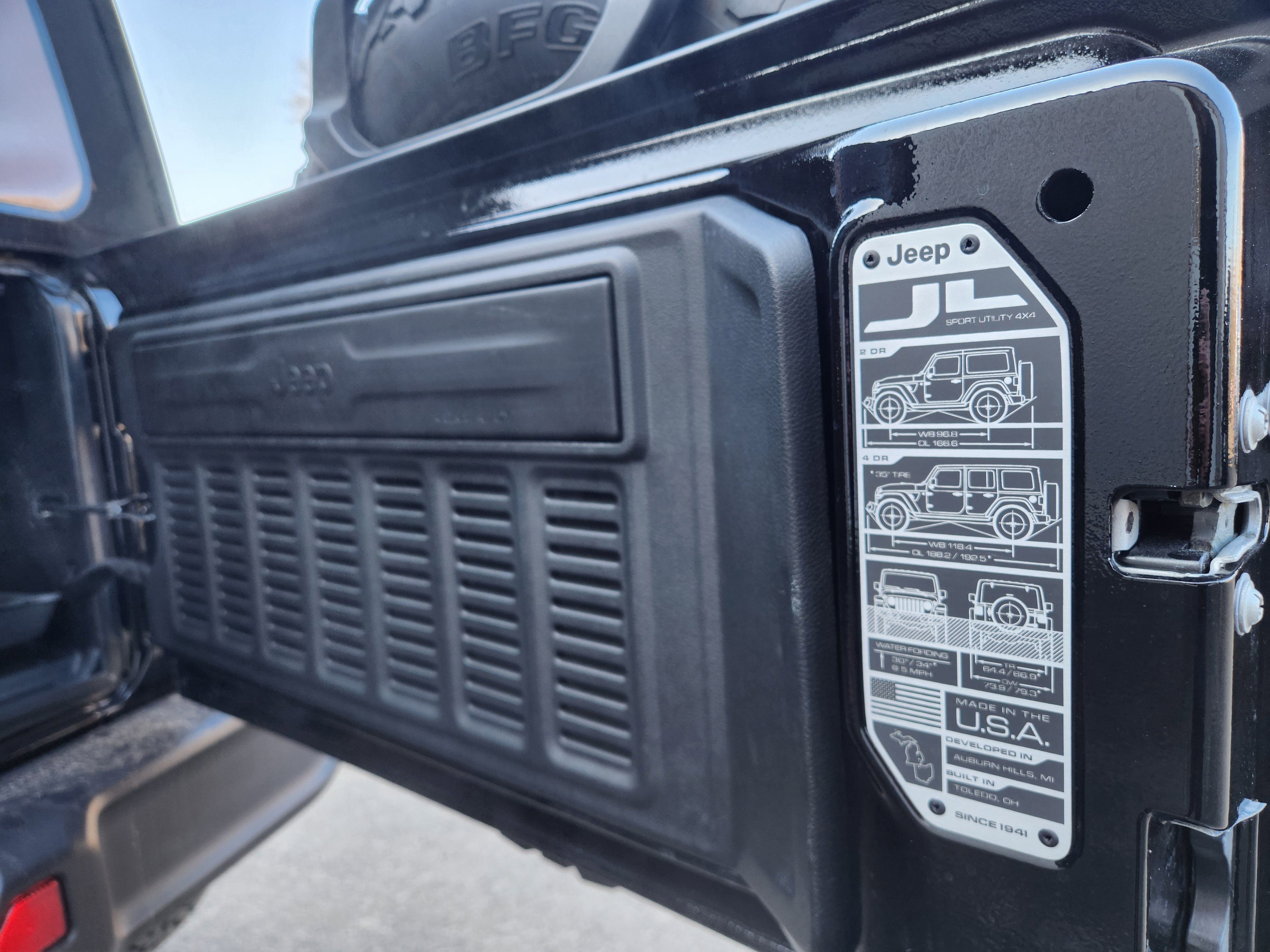 Used 2024 Jeep Wrangler Willys image 28