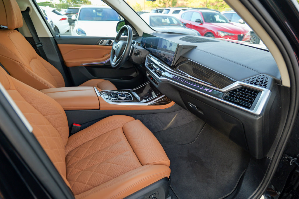 Used 2024 BMW X7 xDrive40i w/ Executive Package AWD/4WD image 37