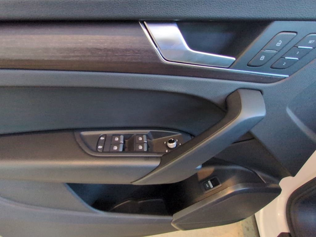 Used 2021 Audi Q5 2.0T Premium w/ Convenience Package AWD/4WD image 12