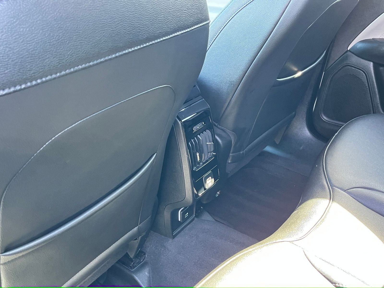 Used 2025 Jeep Compass Limited image 23