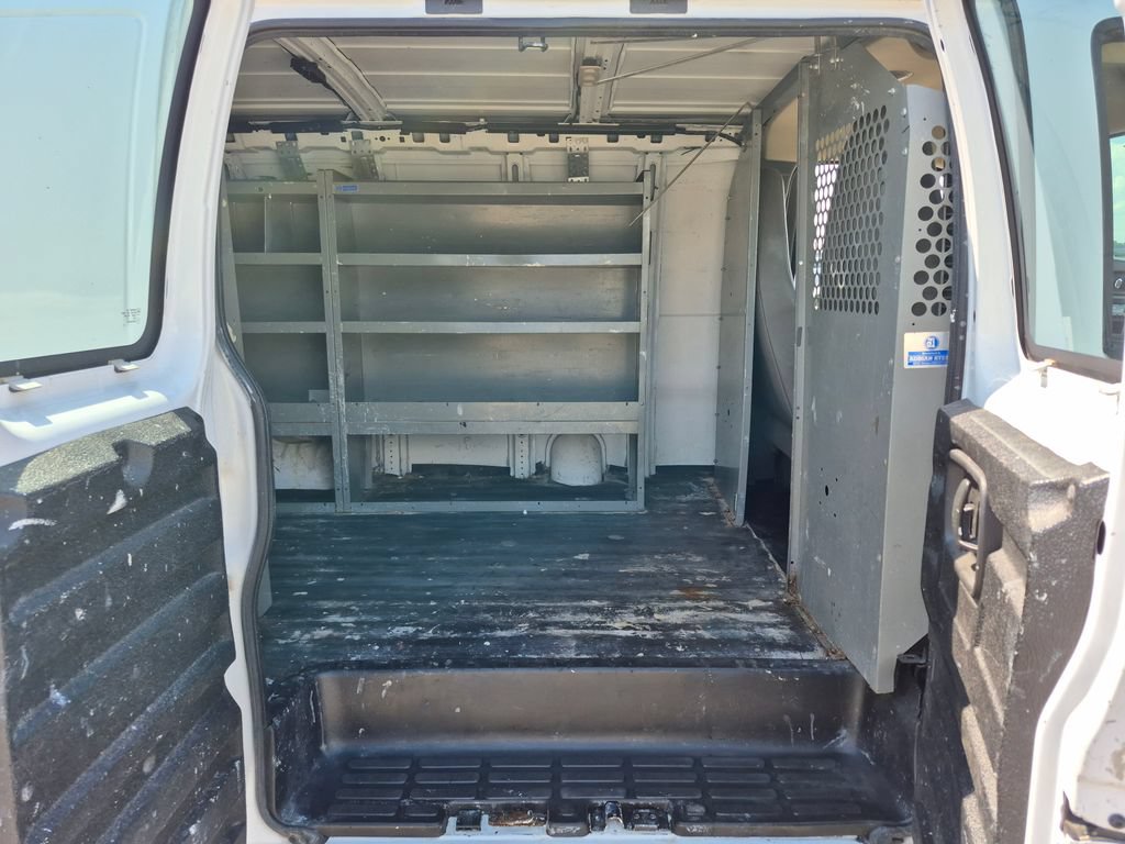 Used 2015 Chevrolet Express 2500 RWD image 21