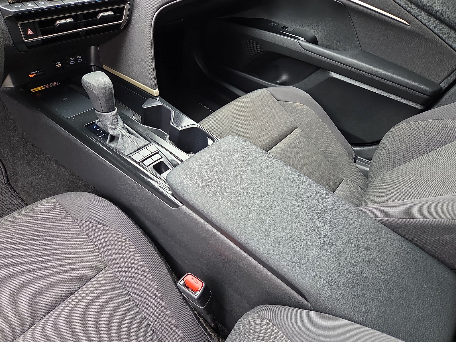Used 2025 Toyota Camry LE FWD image 25