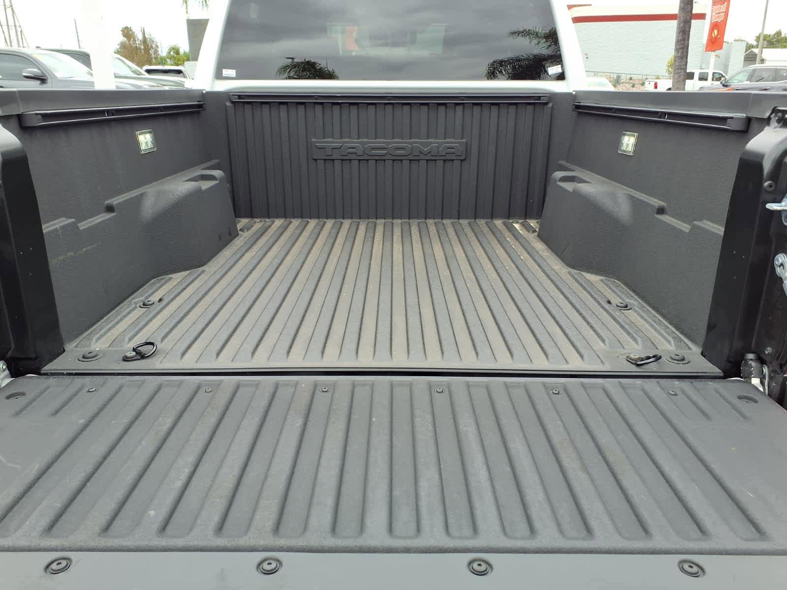 Certified 2025 Toyota Tacoma SR5 AWD/4WD image 6