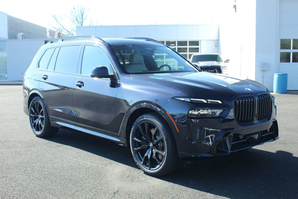 Used 2026 BMW X7 xDrive40i AWD/4WD image 1