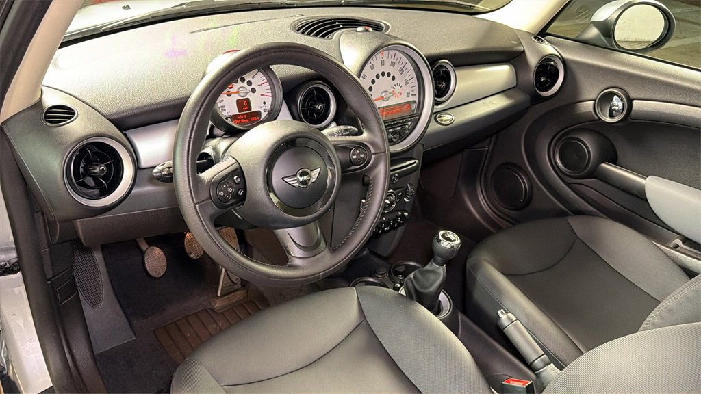 Used 2011 MINI Cooper Hardtop image 19