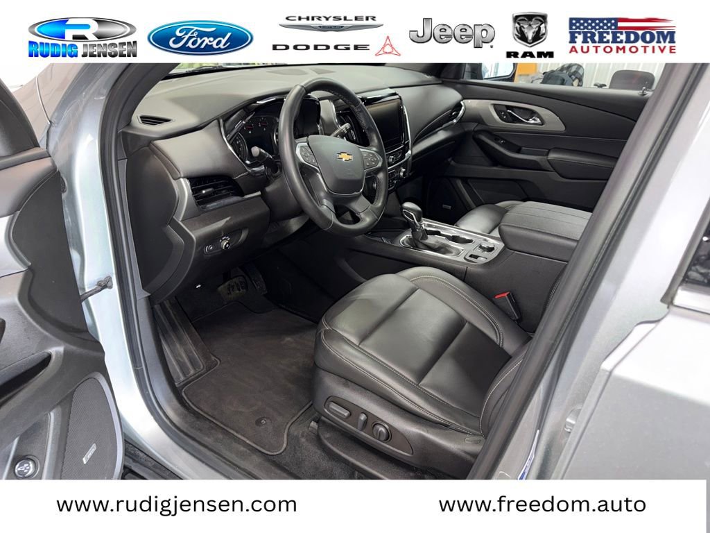 Used 2023 Chevrolet Traverse LT w/ LT Premium Package image 9