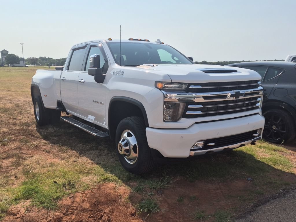 Used 2022 Chevrolet Silverado 3500 High Country AWD/4WD image 1