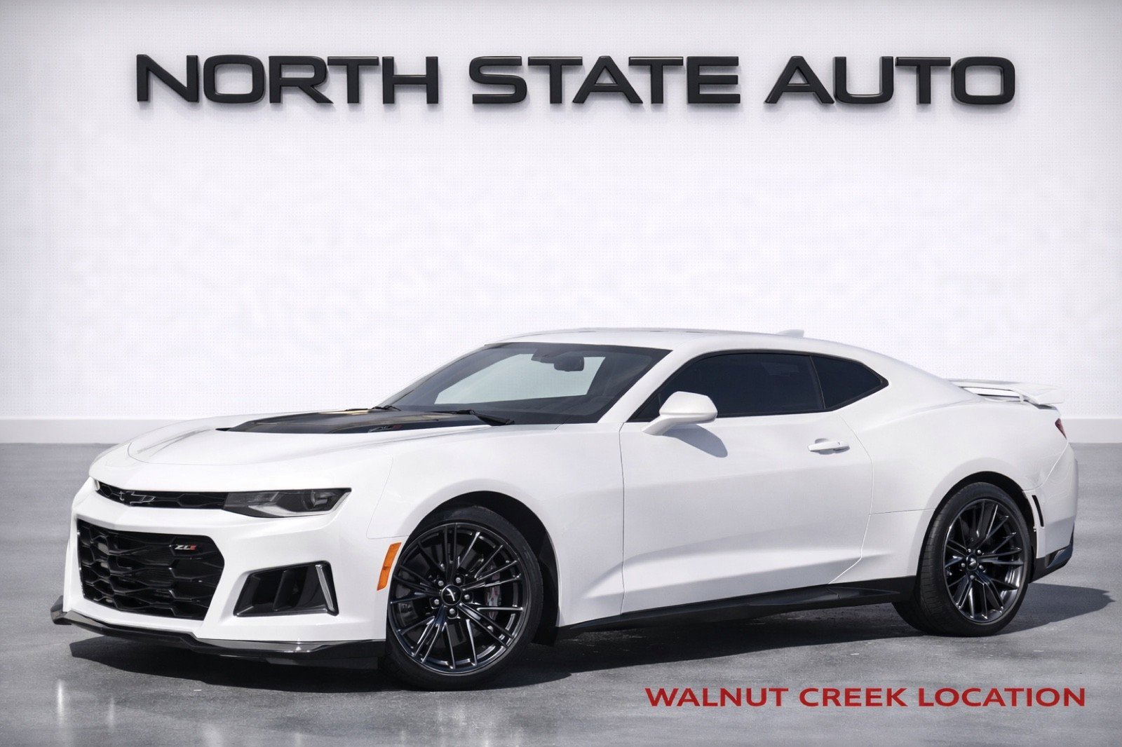 Used 2018 Chevrolet Camaro ZL1 image 1