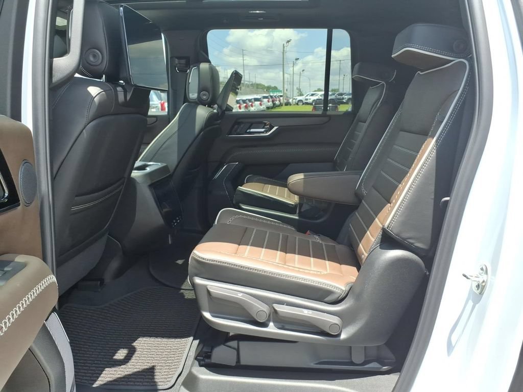 New 2026 GMC Yukon XL Denali Ultimate AWD/4WD image 15