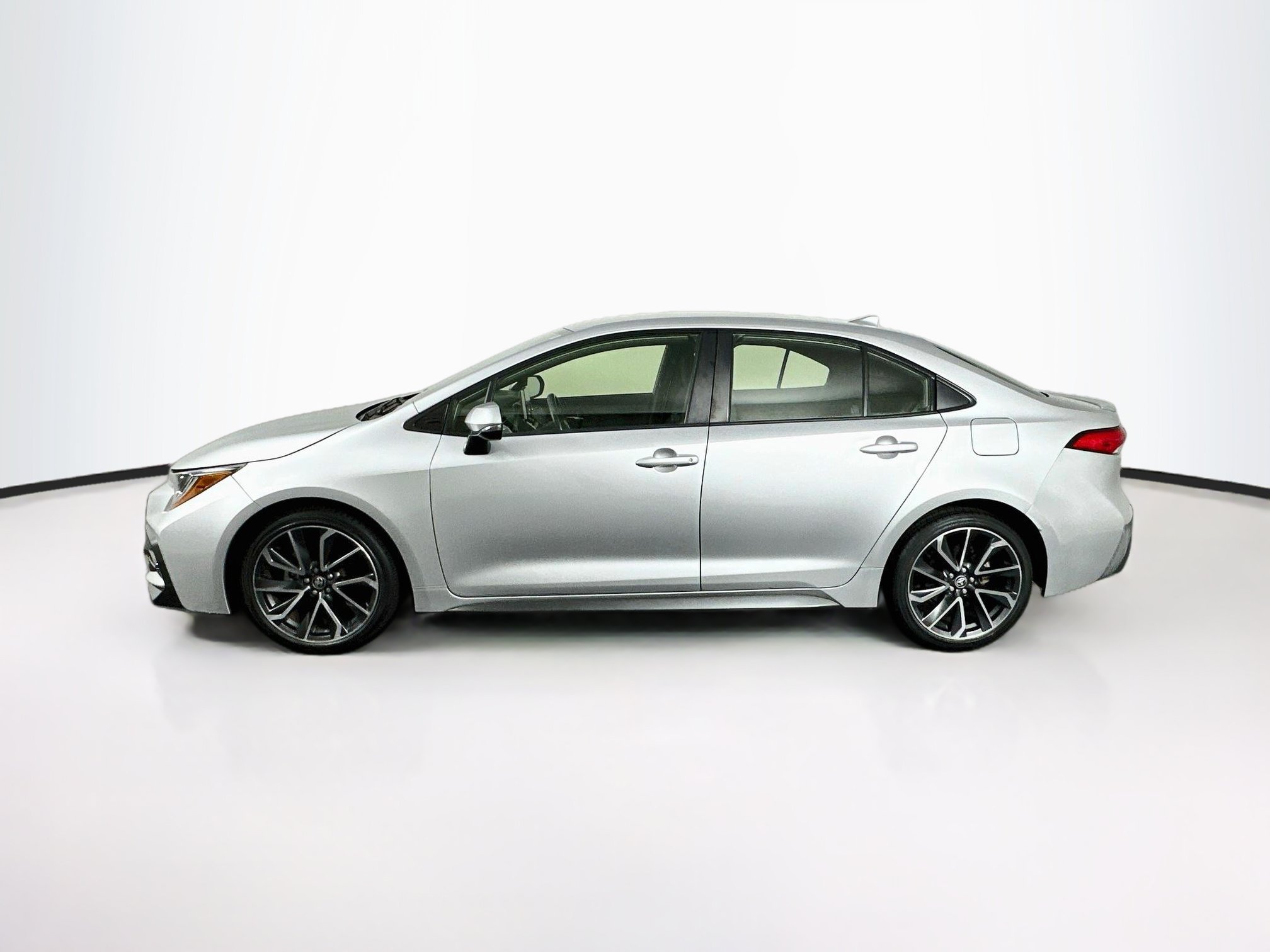 Used 2021 Toyota Corolla SE FWD image 4
