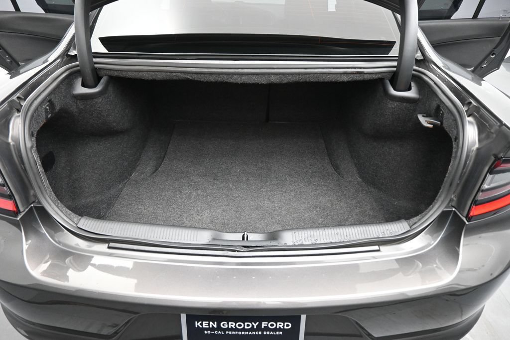 Used 2017 Dodge Charger SE w/ Blacktop Package RWD image 20