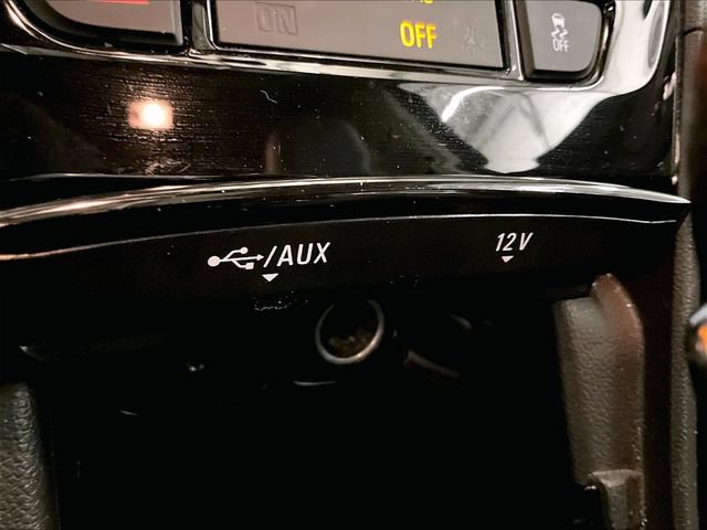 Used 2019 Buick Encore Essence FWD image 31