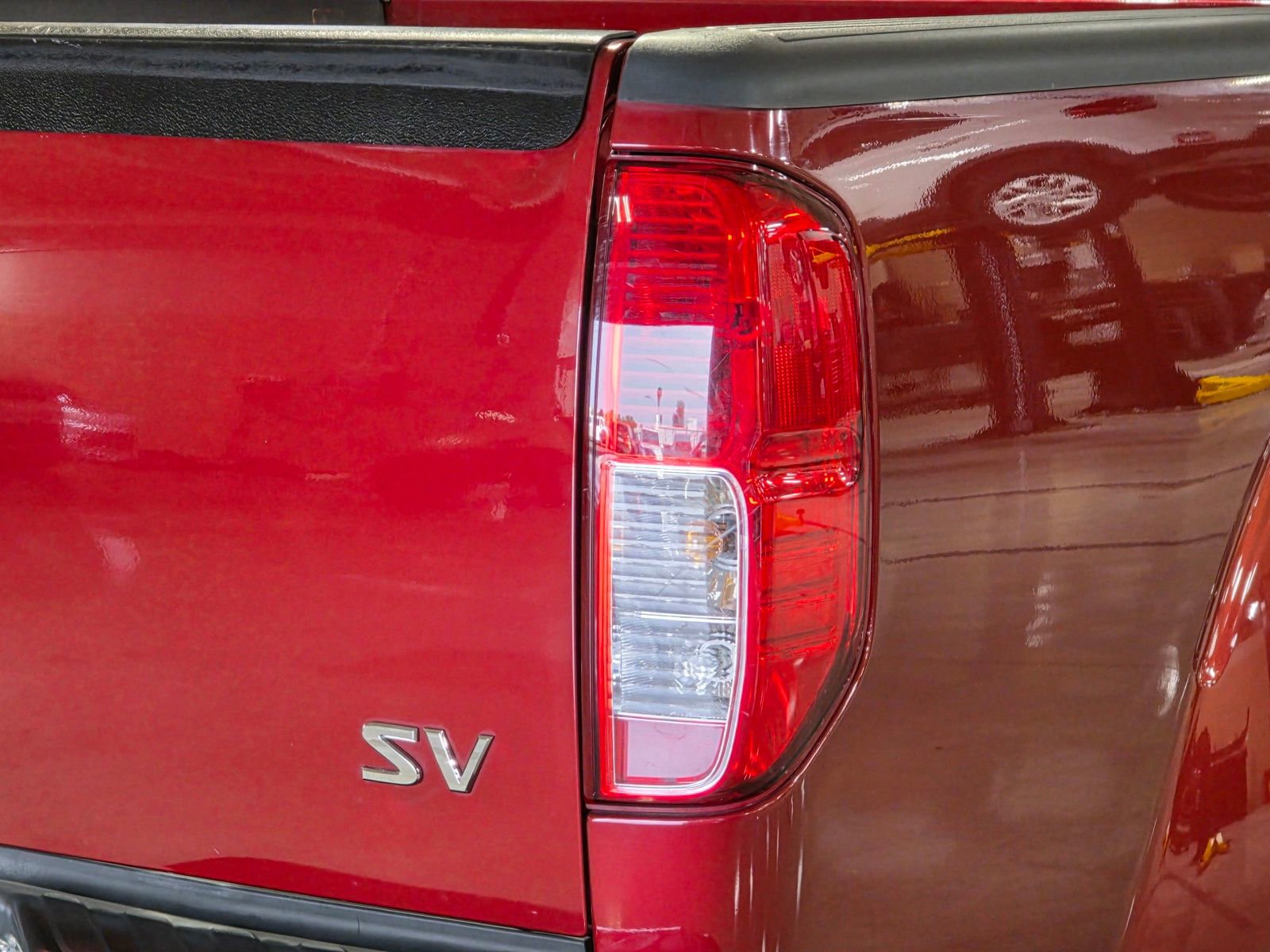 Used 2015 Nissan Frontier SV RWD image 12