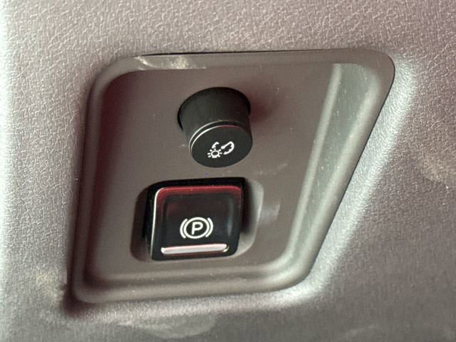 Used 2024 Chevrolet Corvette Stingray Coupe w/ 1LT image 21