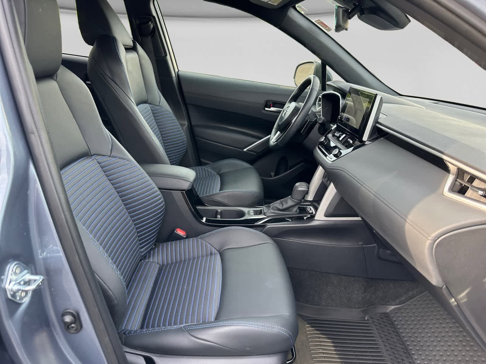 Used 2025 Toyota Corolla Cross AWD Hybrid image 16