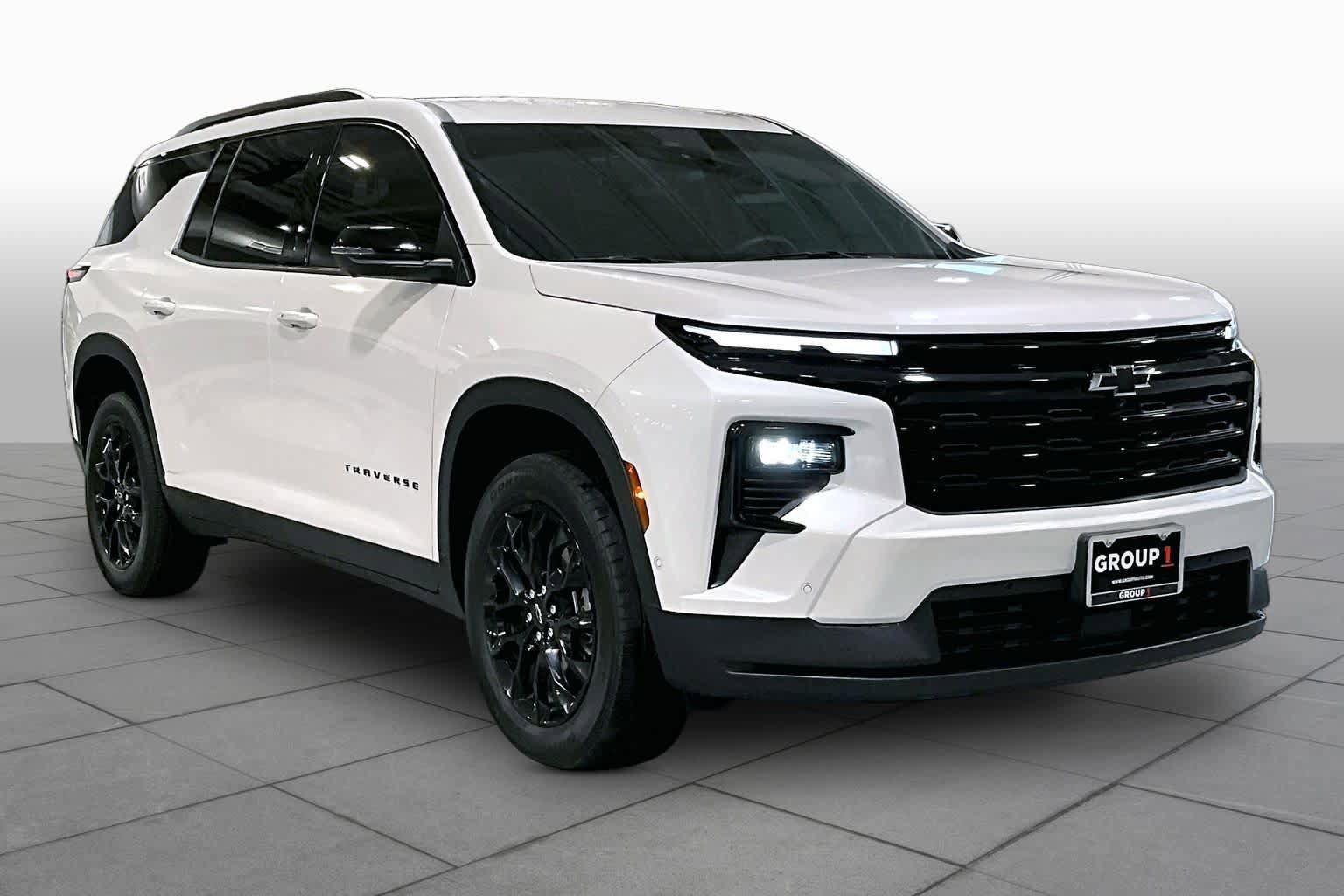 Used 2024 Chevrolet Traverse LT w/ Enhanced Driving Package FWD image 3
