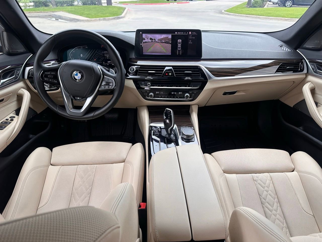 Used 2022 BMW 530i w/ Premium Package image 18