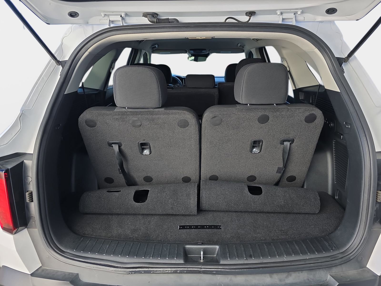 Used 2023 Kia Sorento LX image 14