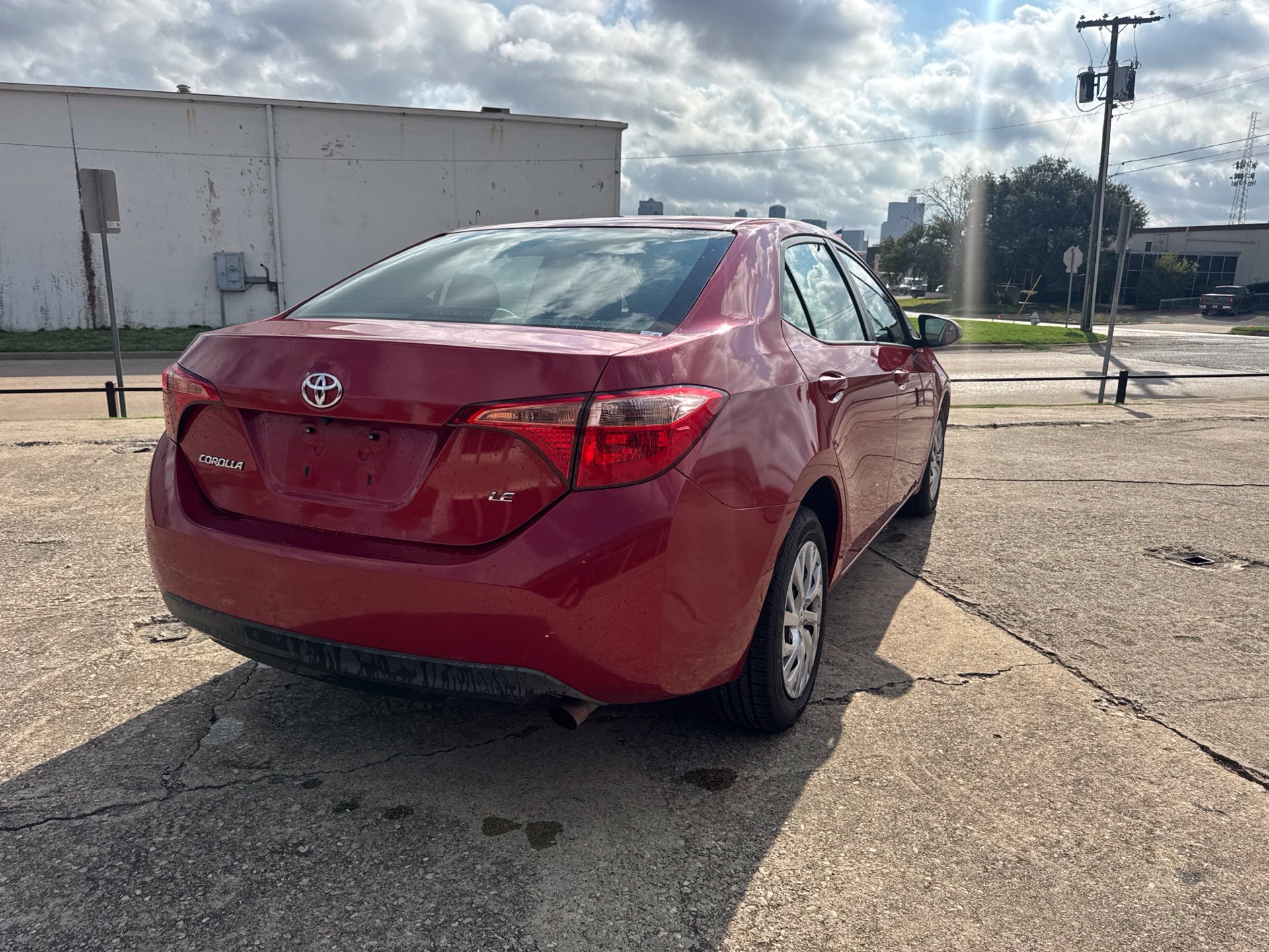 Used 2018 Toyota Corolla LE w/ Carpet Mat Package (TMS) FWD image 5