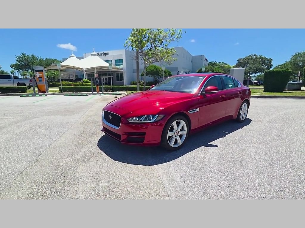Used 2017 Jaguar XE Premium RWD image 14