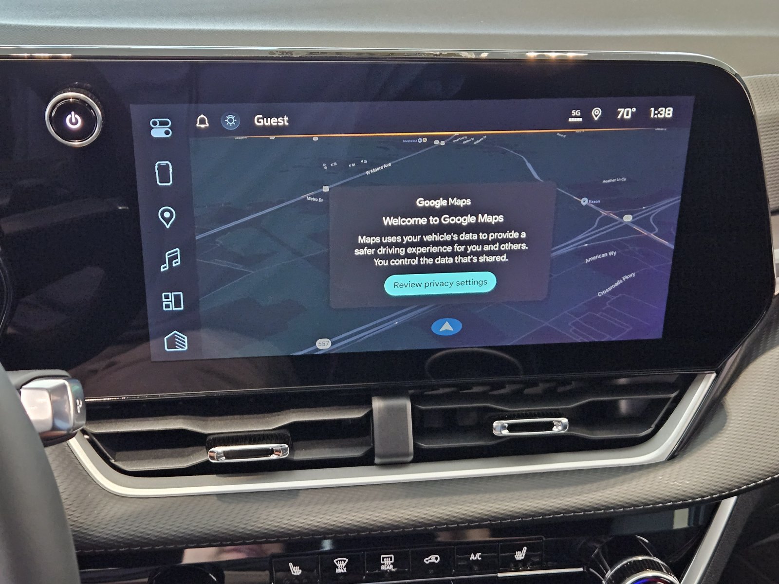 New 2027 Chevrolet Equinox LT w/ Safety and Technology Package FWD image 17