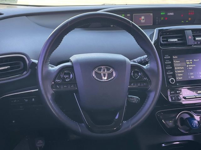 Used 2021 Toyota Prius XLE image 2