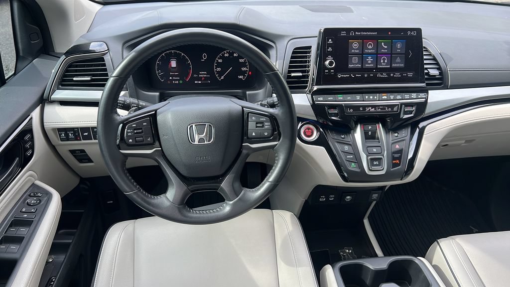 Used 2025 Honda Odyssey Touring image 12
