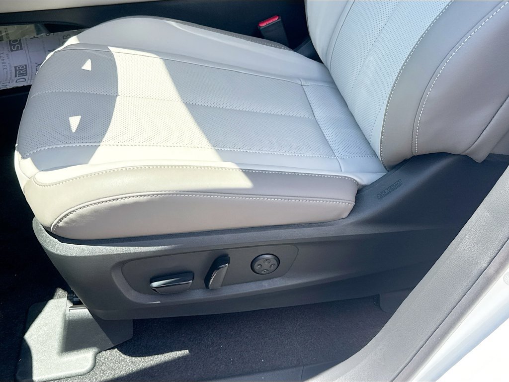 Used 2027 INFINITI QX60 Luxe w/ Cargo Package FWD image 21