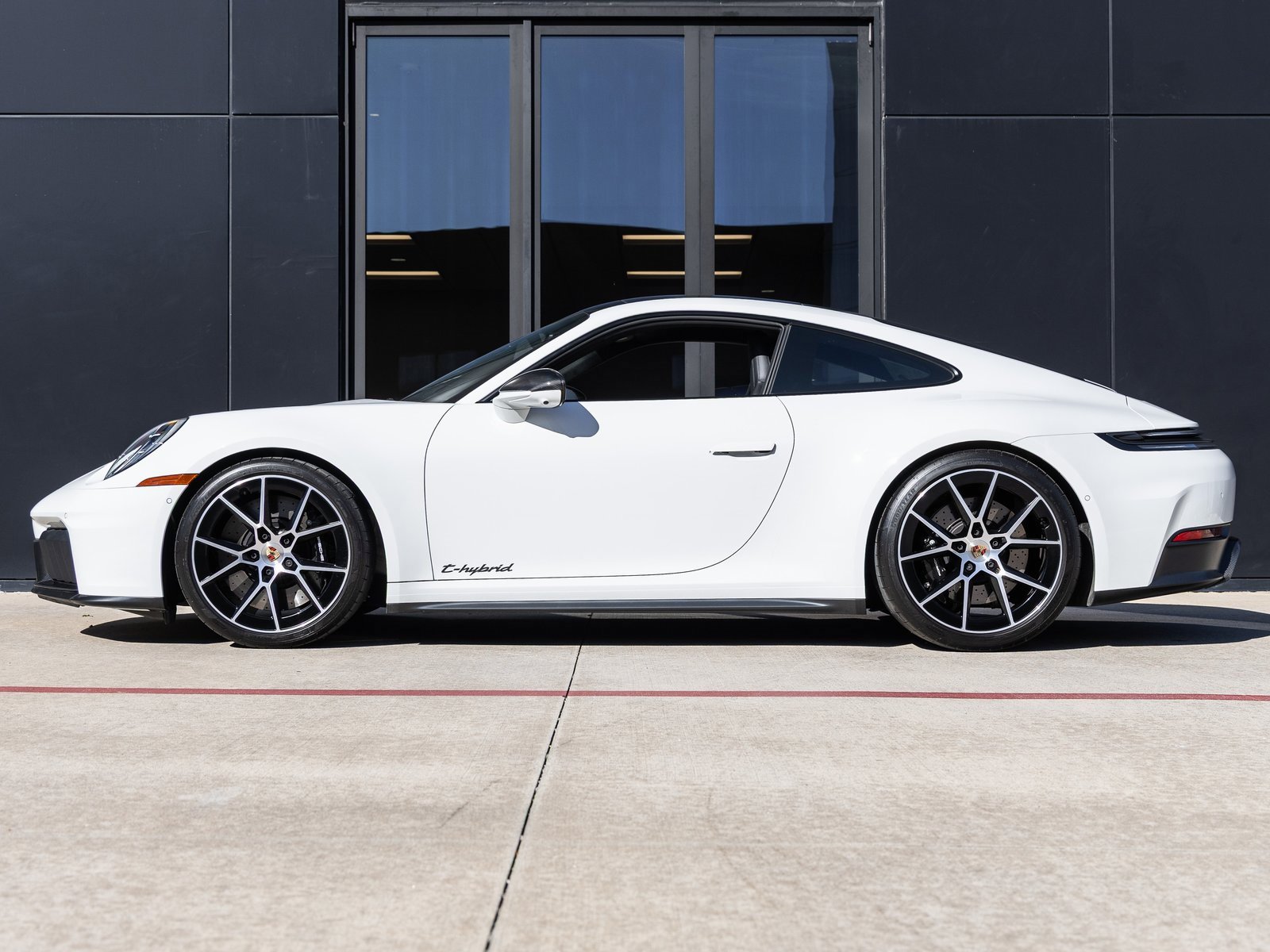 Certified 2025 Porsche 911 Carrera GTS image 2