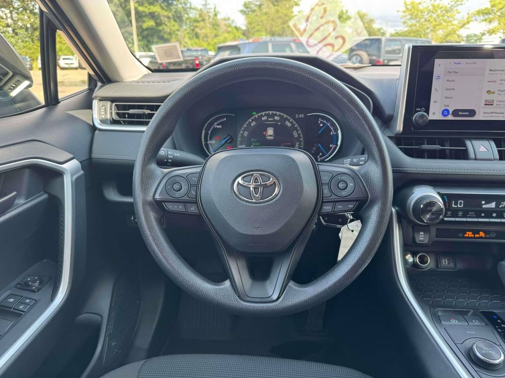 Used 2025 Toyota RAV4 LE AWD/4WD image 22