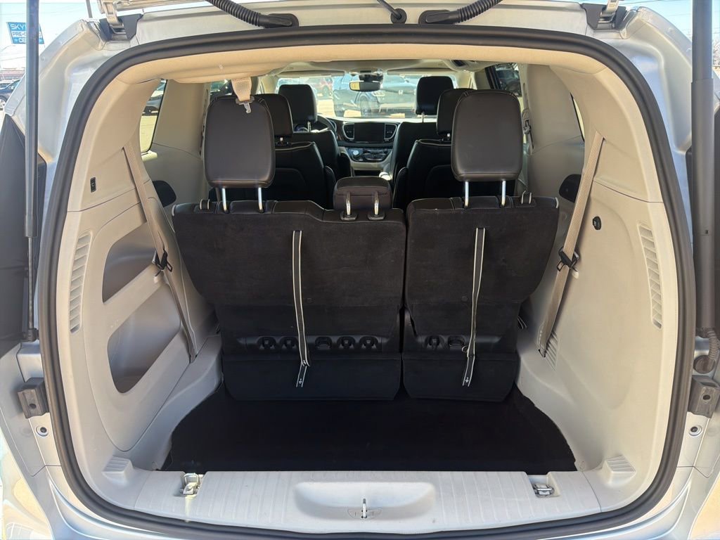Used 2024 Chrysler Pacifica Limited image 21