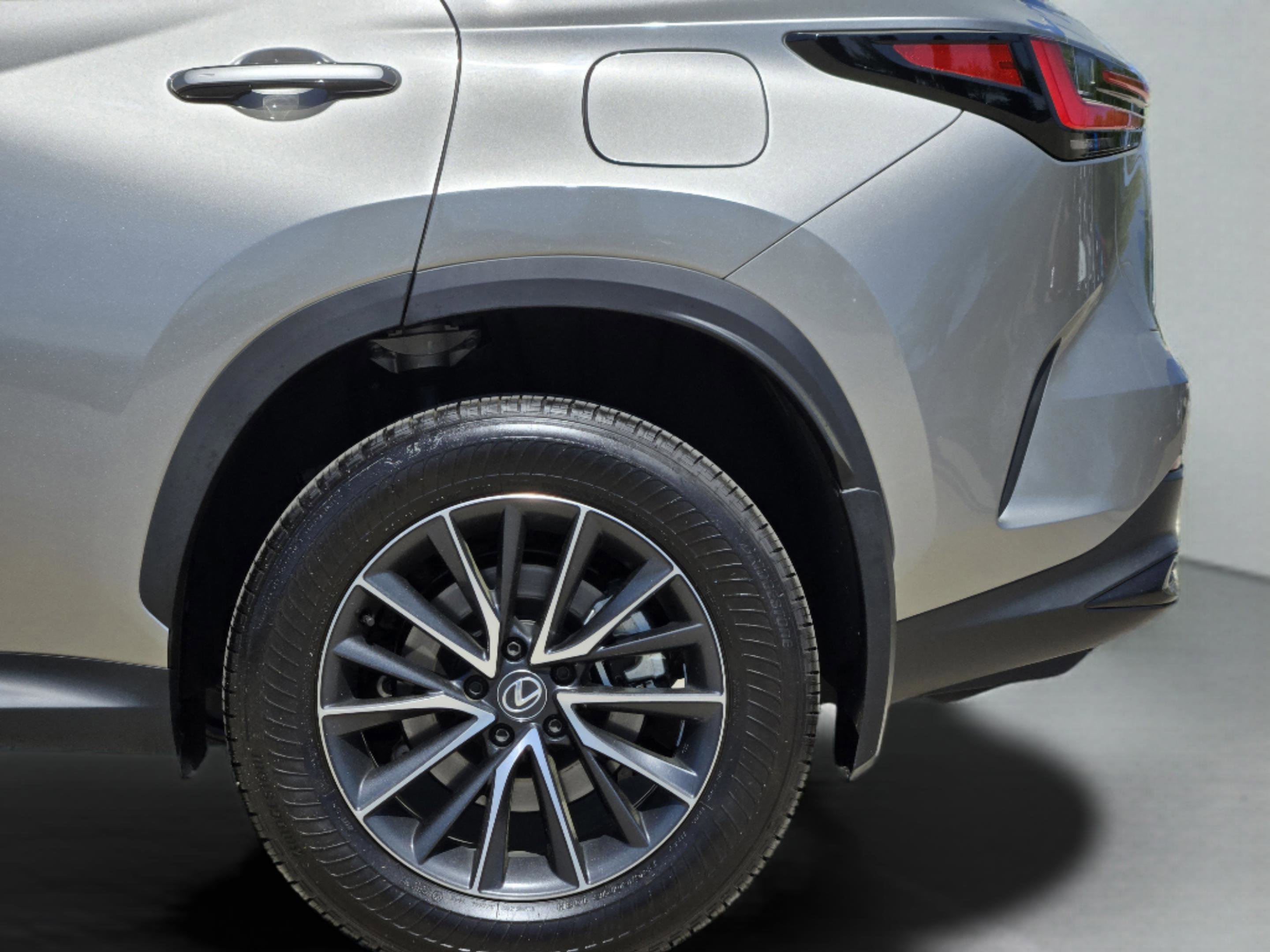 Used 2024 Lexus NX 350 AWD image 16
