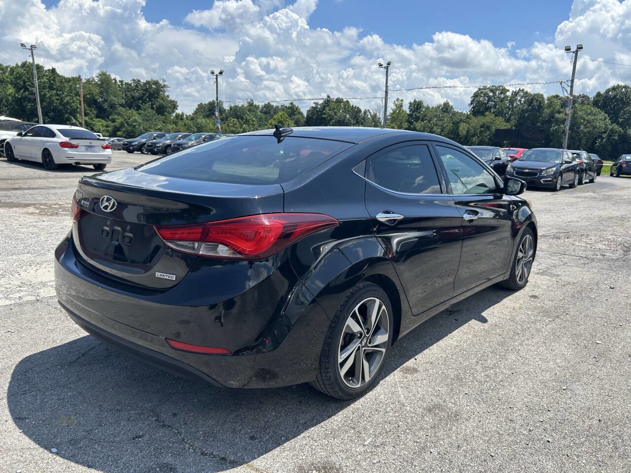 Used 2015 Hyundai Elantra Limited w/ Option Group 05 image 12