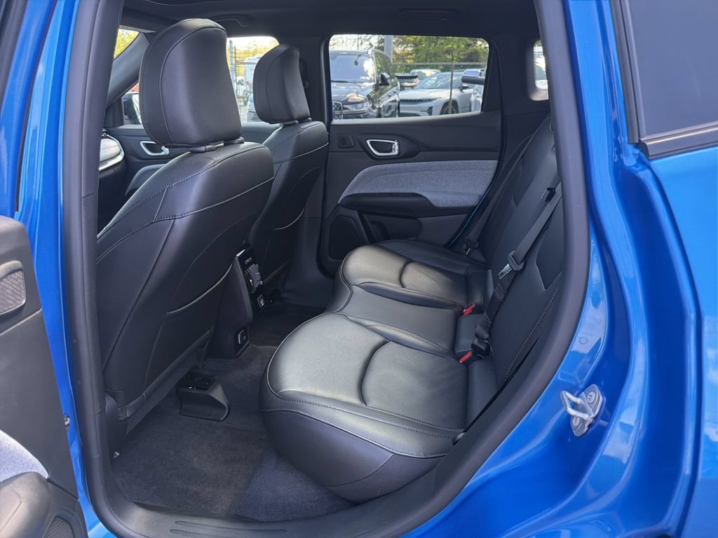 Used 2023 Jeep Compass Latitude w/ Sun and Sound Group AWD/4WD image 14