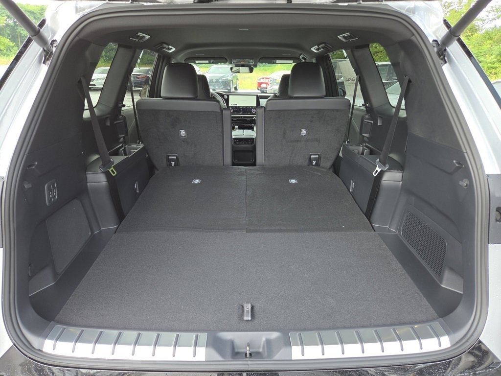Certified 2025 Lexus TX 500h AWD w/ Technology Package image 35