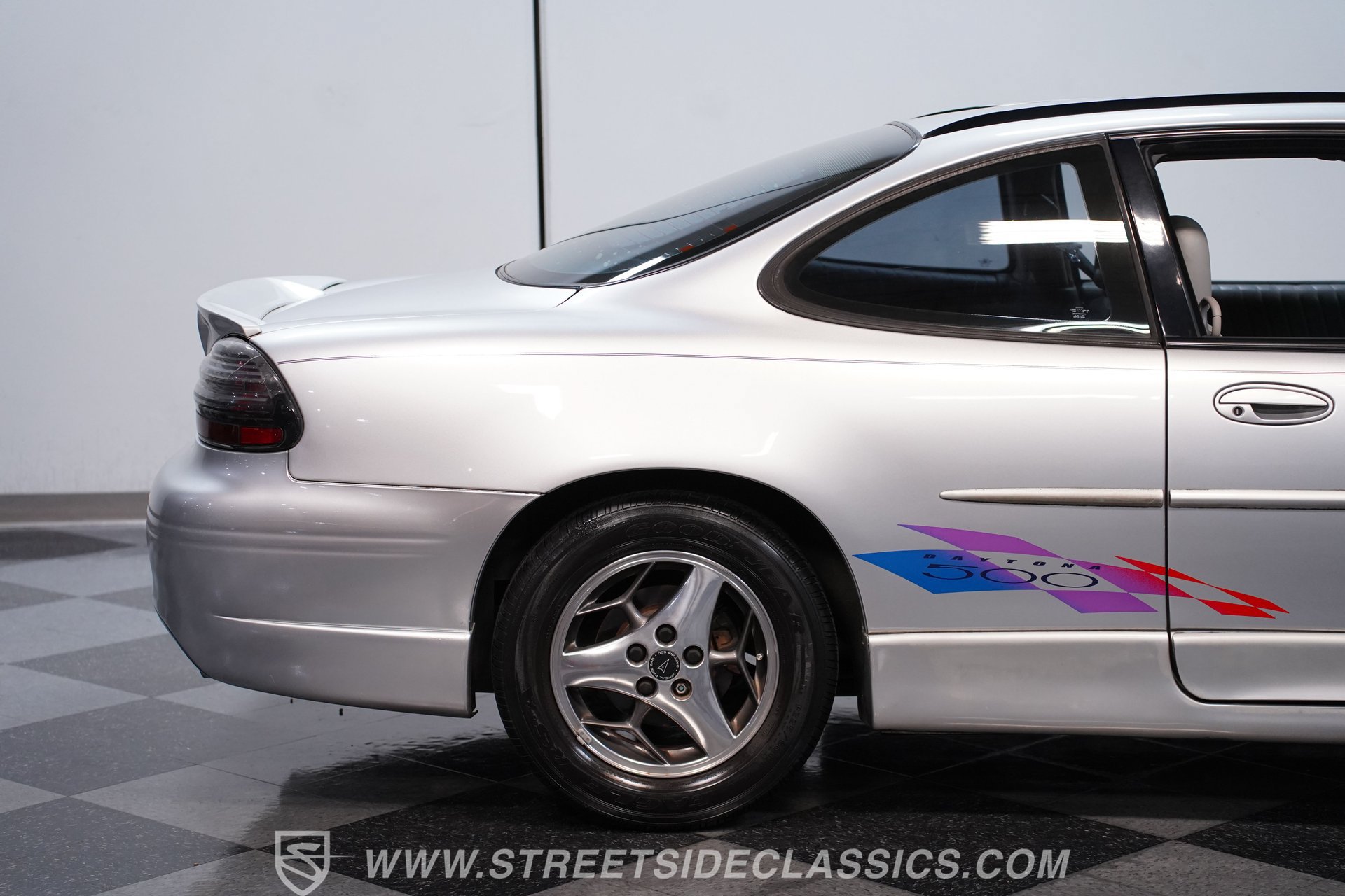 Used 2000 Pontiac Grand Prix GTP w/ Opt Pkg FWD image 23