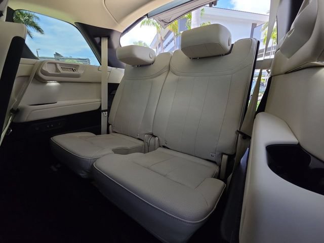Used 2025 Land Rover Range Rover Long Wheelbase SE AWD/4WD image 24