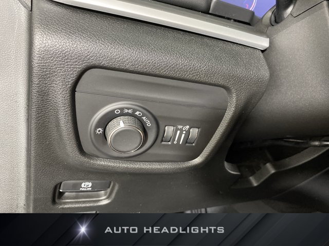 Used 2023 Jeep Grand Cherokee L Laredo AWD/4WD image 25
