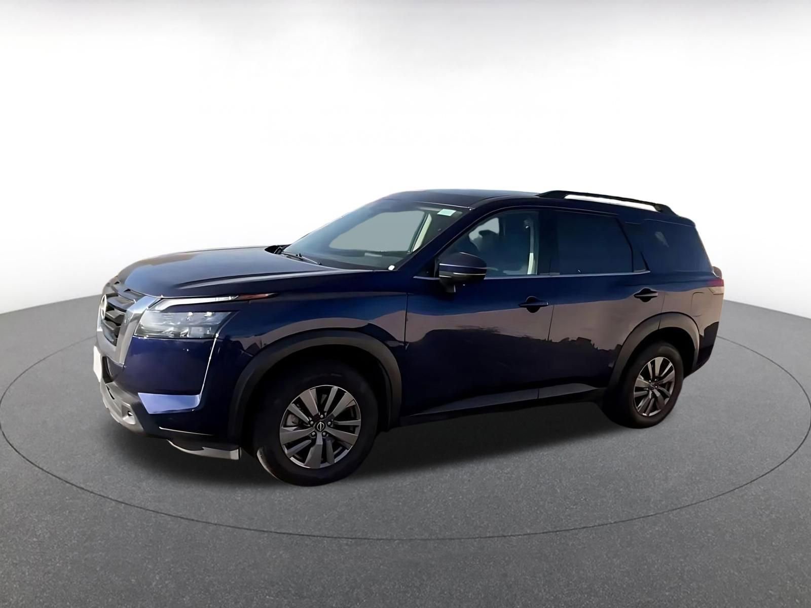 Used 2025 Nissan Pathfinder SV FWD image 7