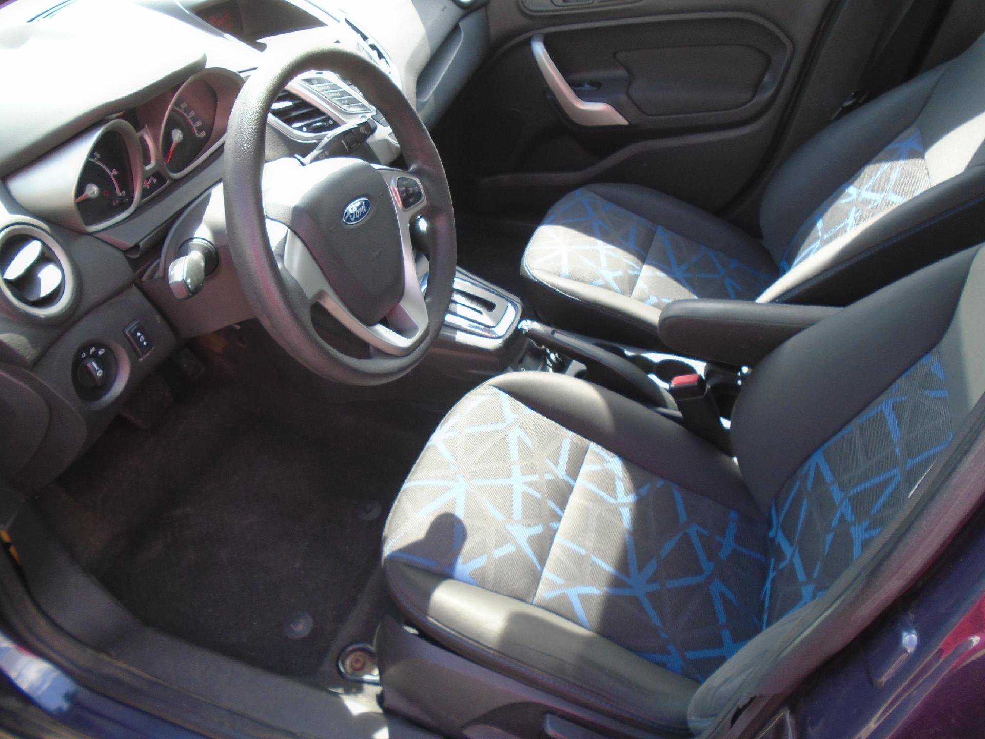 Used 2013 Ford Fiesta SE w/ Super Fuel Economy Pkg FWD image 9