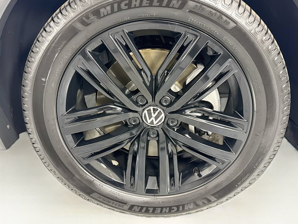 Used 2022 Volkswagen Tiguan SE R-Line FWD image 33