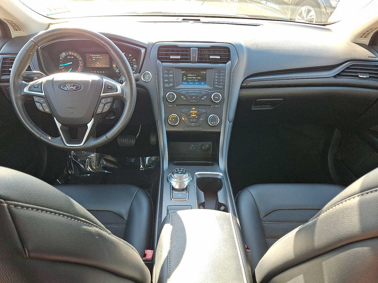 Used 2018 Ford Fusion SE w/ Equipment Group 201A FWD image 10