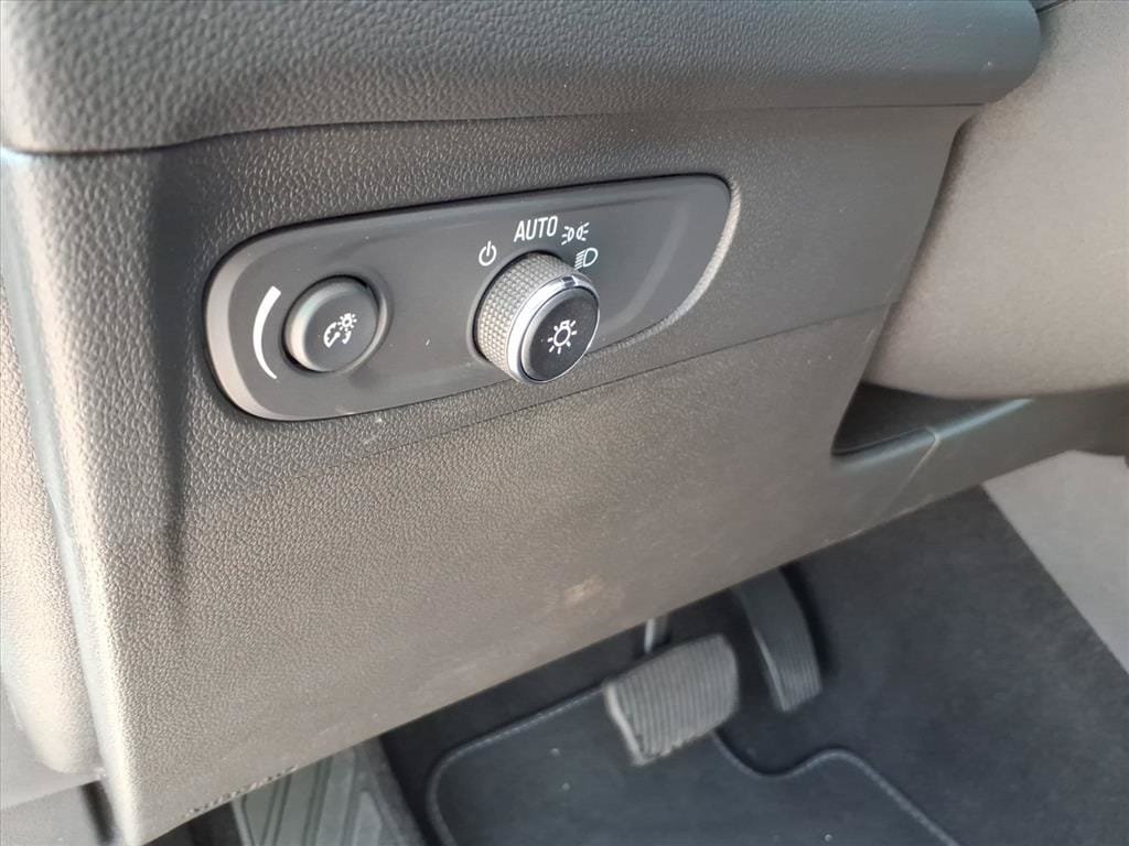 Used 2023 Buick Envision Essence FWD image 20