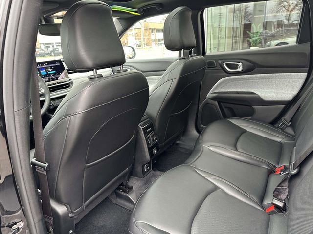 Used 2023 Jeep Compass Latitude w/ Sun and Sound Group image 29